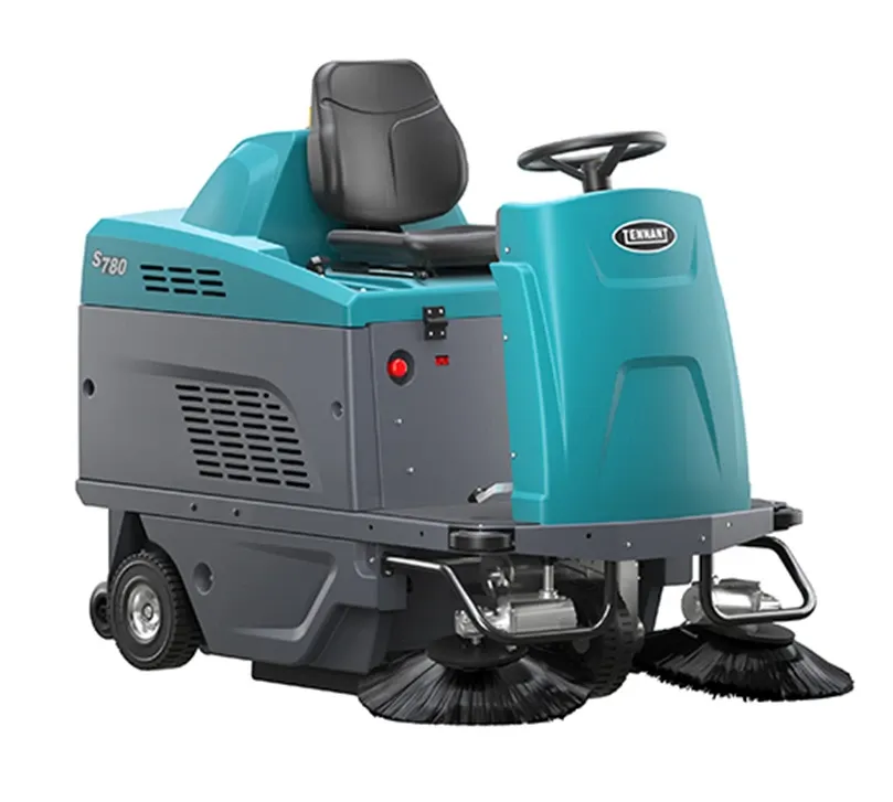 Tennant S780 – mașină de măturat compactă, cu operator la bord